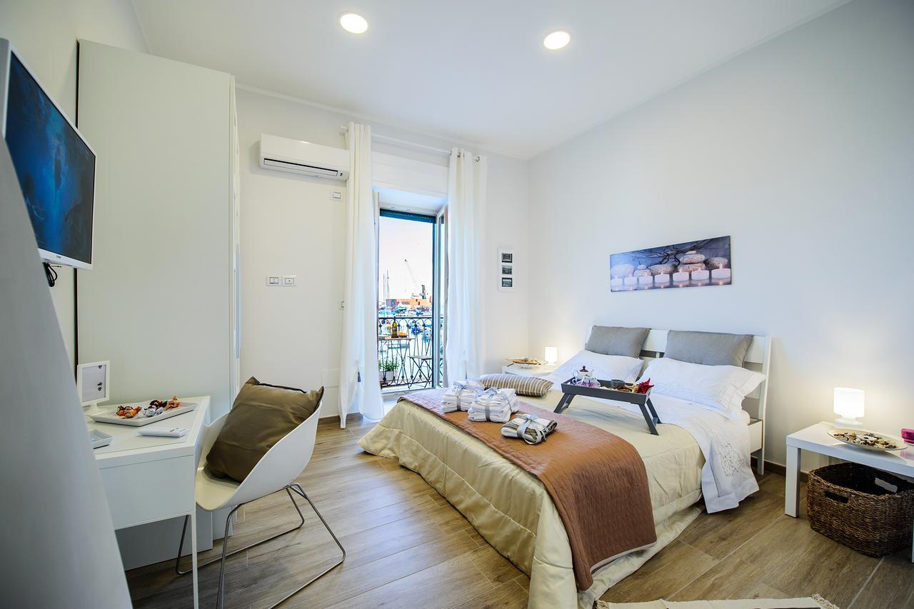 Margherita'S Apartment Салерно Экстерьер фото