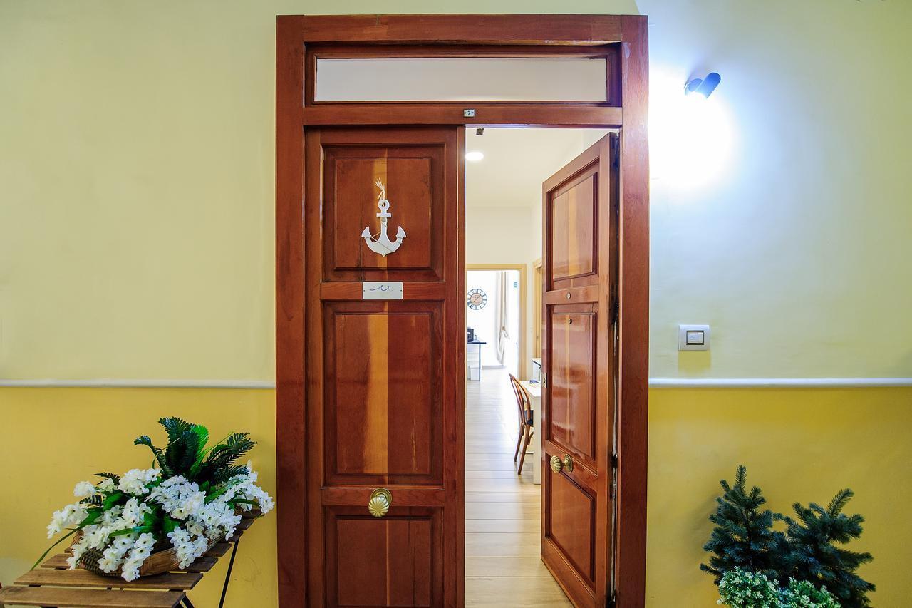 Margherita'S Apartment Салерно Экстерьер фото