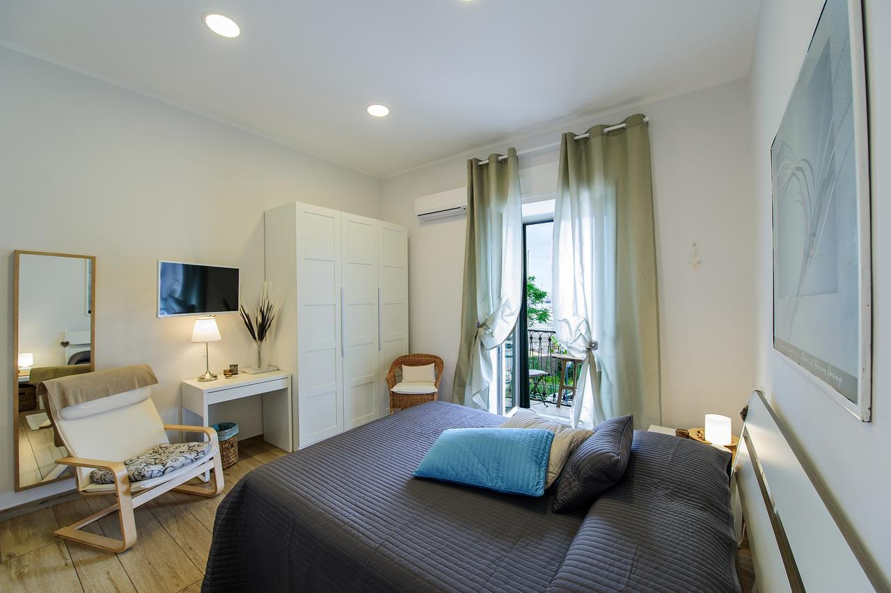Margherita'S Apartment Салерно Экстерьер фото