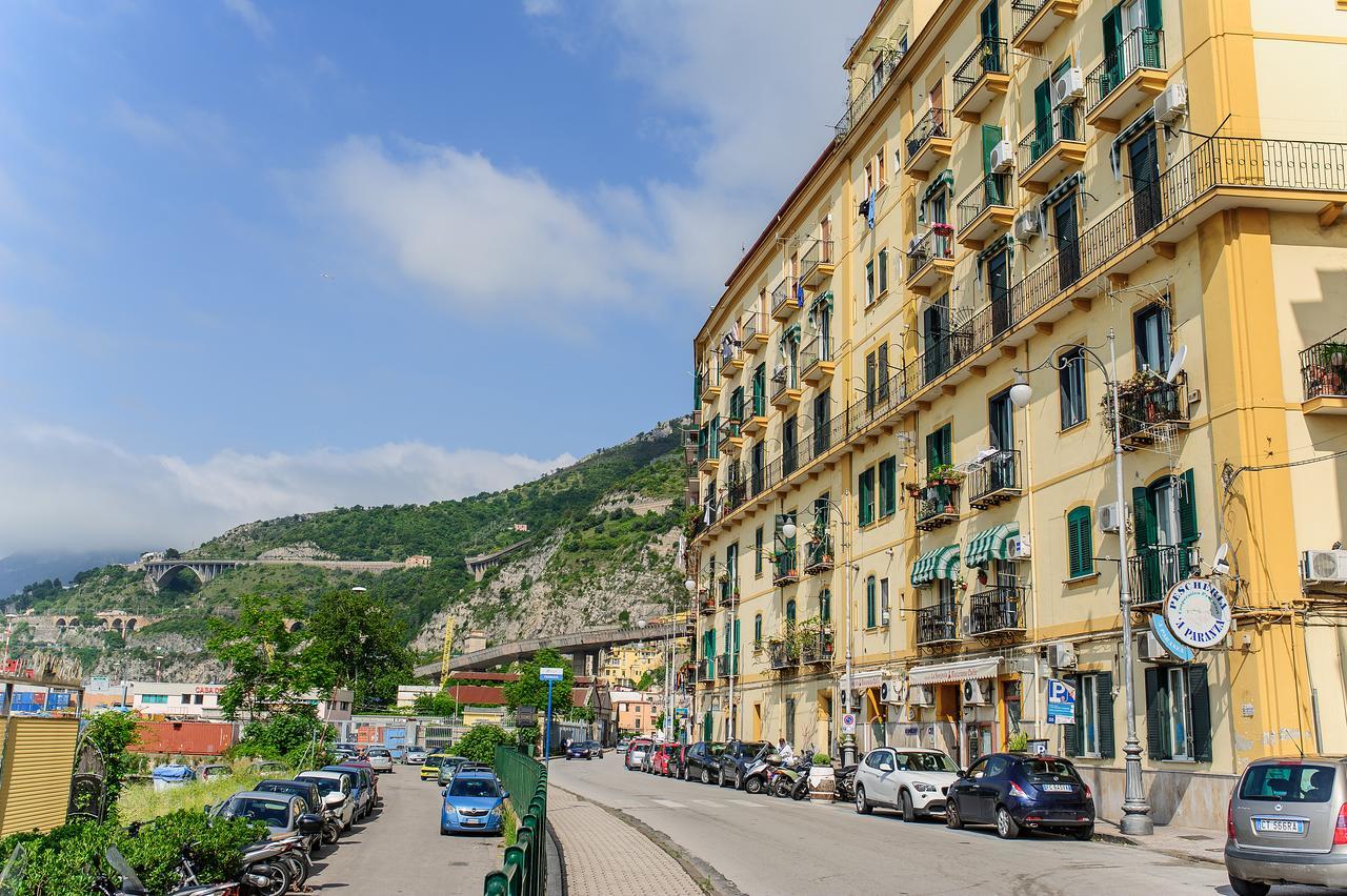 Margherita'S Apartment Салерно Экстерьер фото